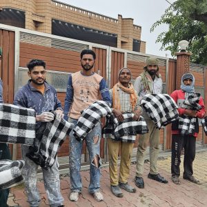 Blanket Donation to Labour - Venerate Foundation Volunteer