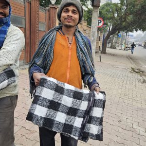 Blanket Donation to Labour - Venerate Foundation Volunteer