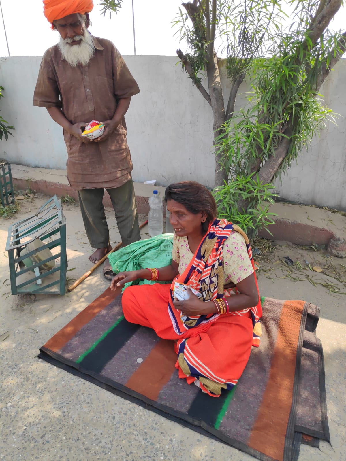 Help People on the roadside - Venerate Foundation #veneratefoundation