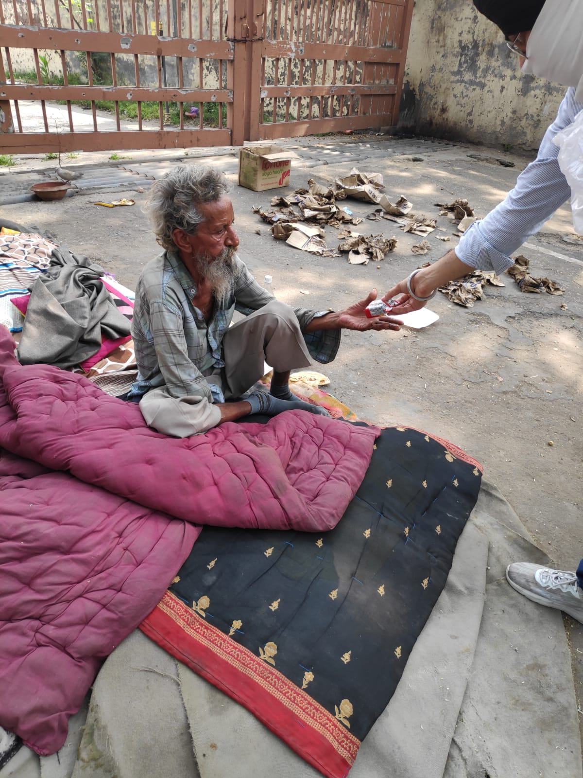 Help People on the roadside - Venerate Foundation #veneratefoundation