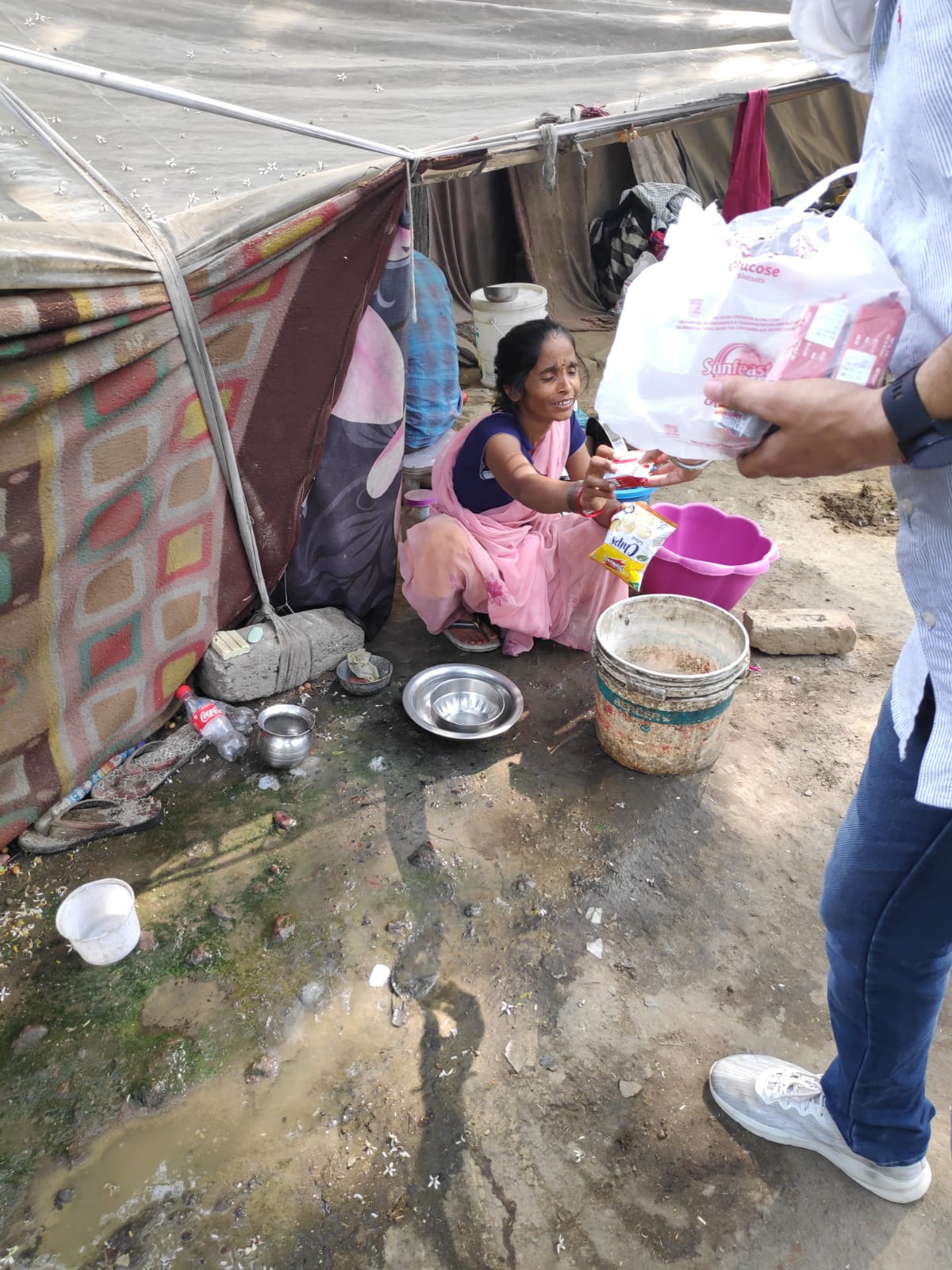 Help People on the roadside - Venerate Foundation #veneratefoundation