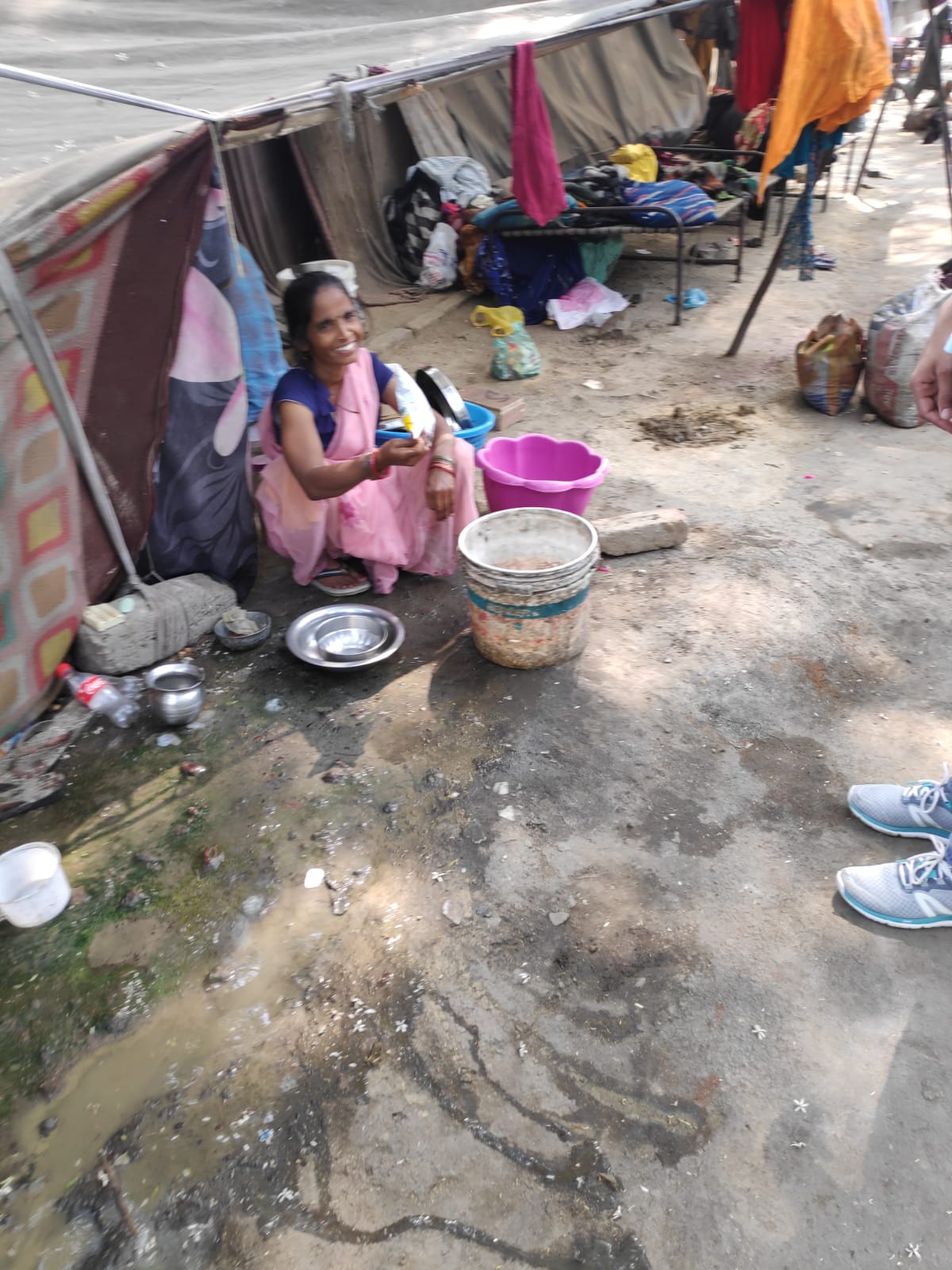 Help People on the roadside - Venerate Foundation #veneratefoundation